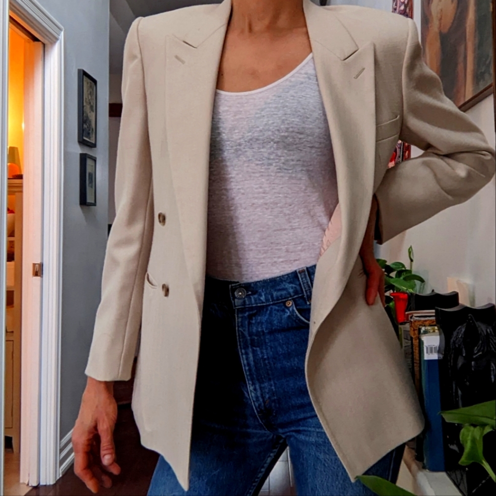 Tailored cream blazer